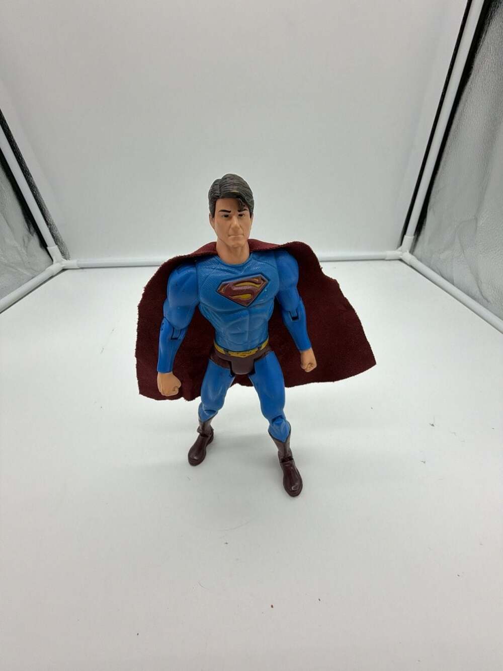 2006 DC Comics Superman Returns Action Figure with Fabric Cape
